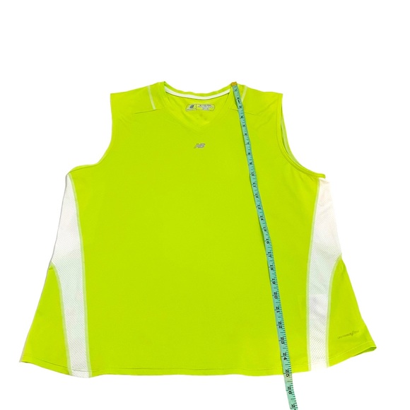 New Balance Green & White Women’s Lightning Dry Sleeveless Athletic Shirt, XL - Picture 8 of 11